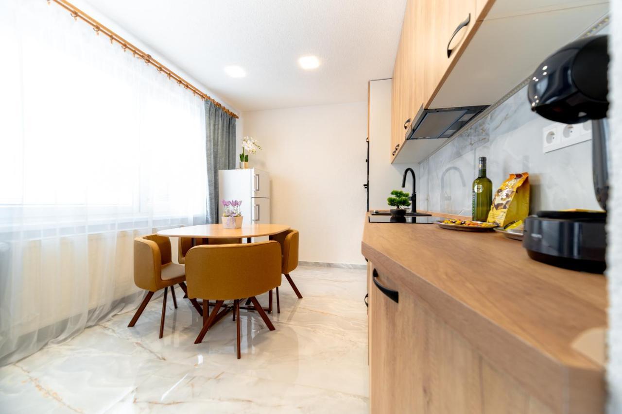 Apartman Discreet Kysucke Nove Mesto Exteriér fotografie