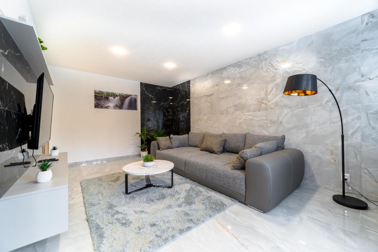 Apartman Discreet Kysucke Nove Mesto Exteriér fotografie