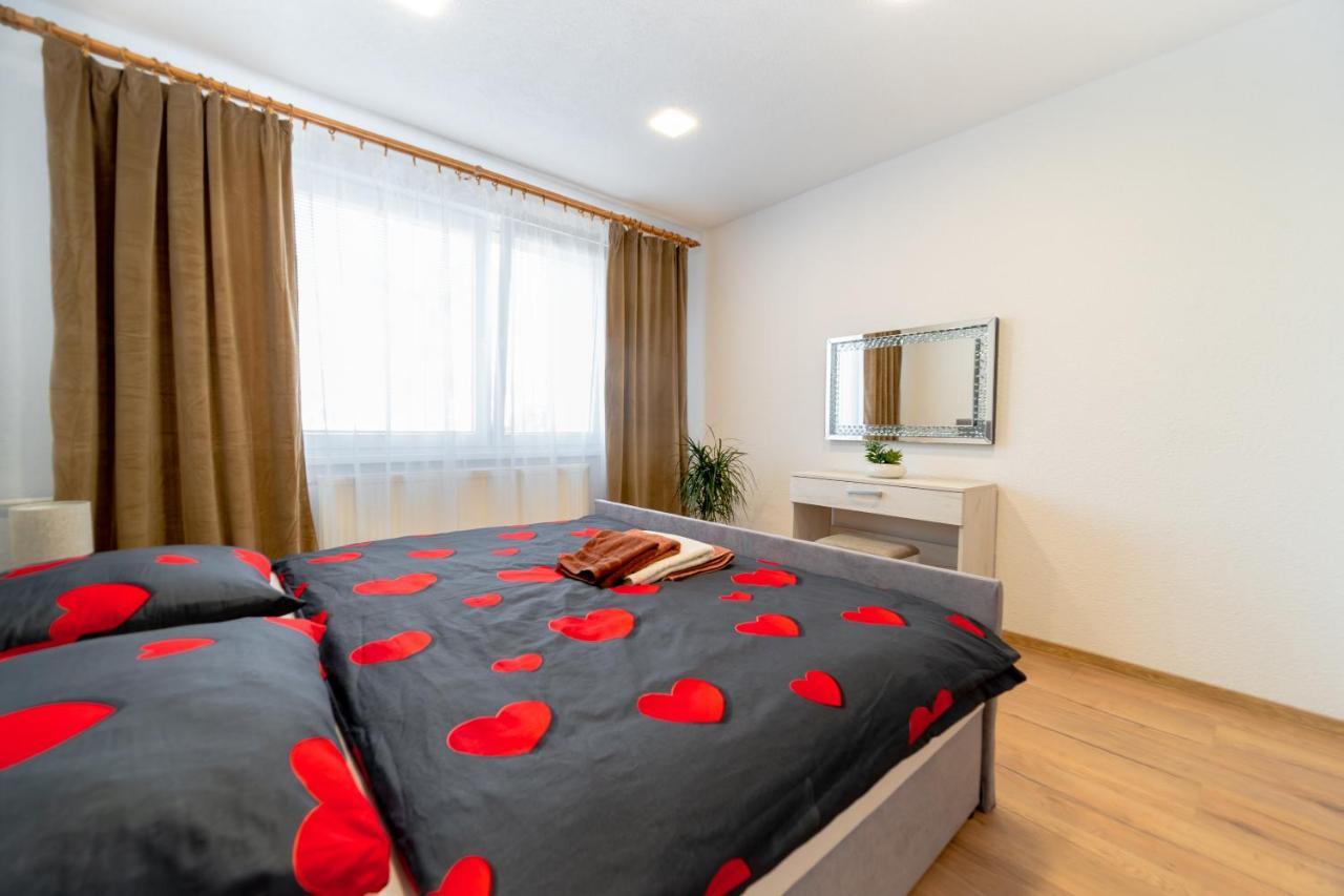 Apartman Discreet Kysucke Nove Mesto Exteriér fotografie
